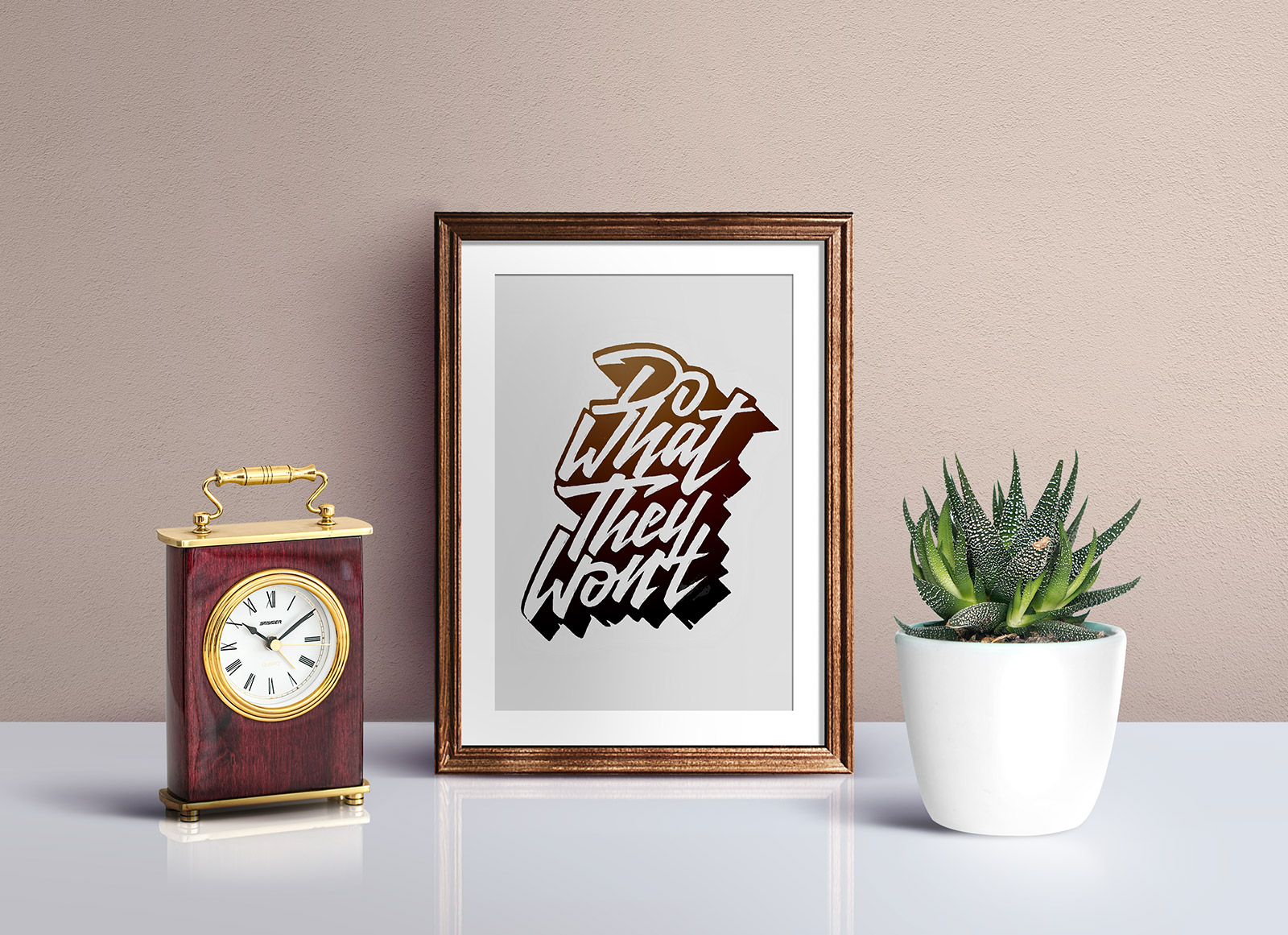 Free-Picture-Frame-Mockup-PSD-For-Typography-&-Illustration