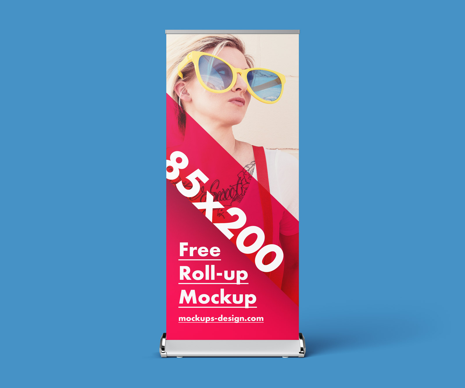 Free Roll-up Banner Stand Mock-up PSD (2)