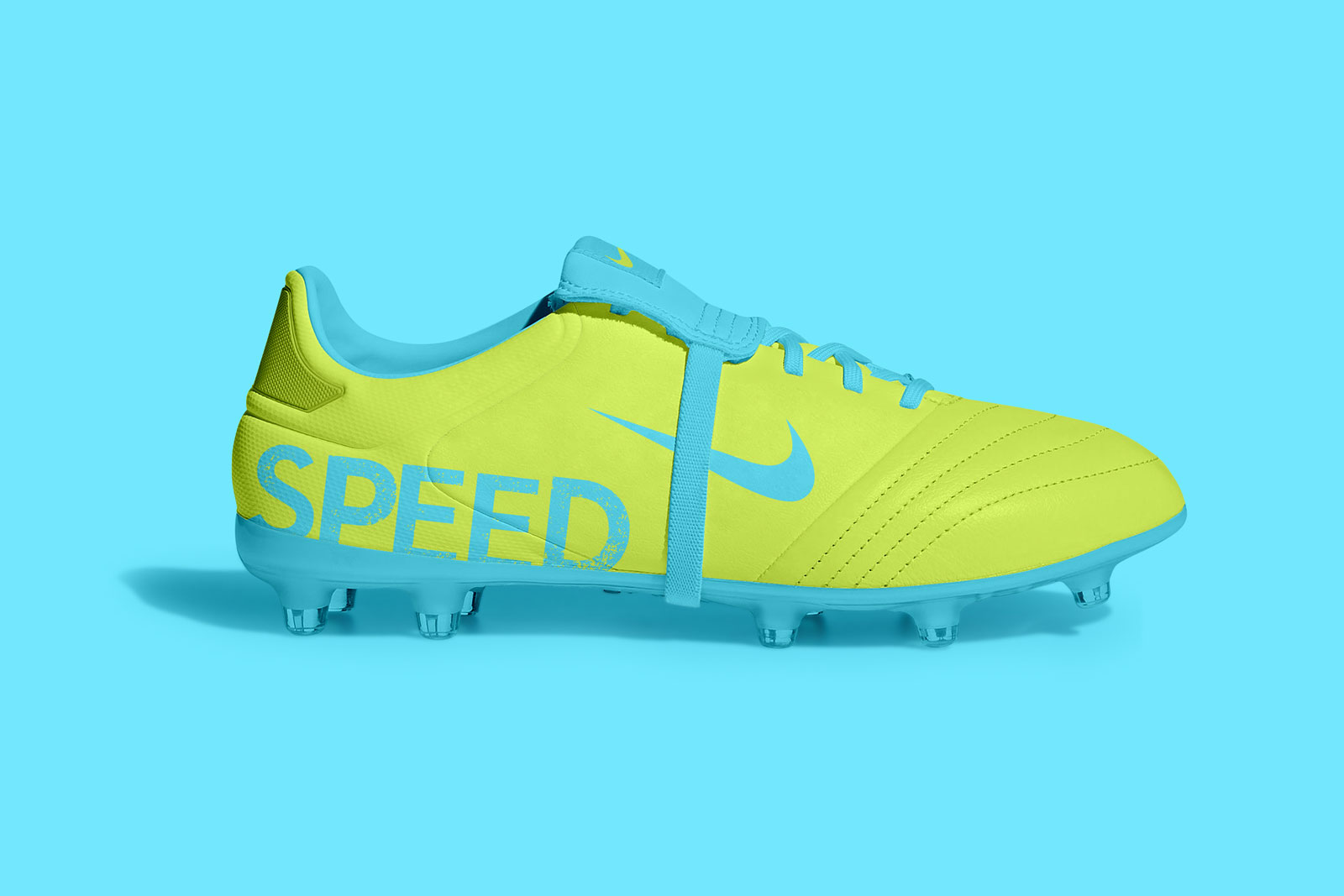 Free-Soccer-Cleats-Shoes-Mockup-PSD