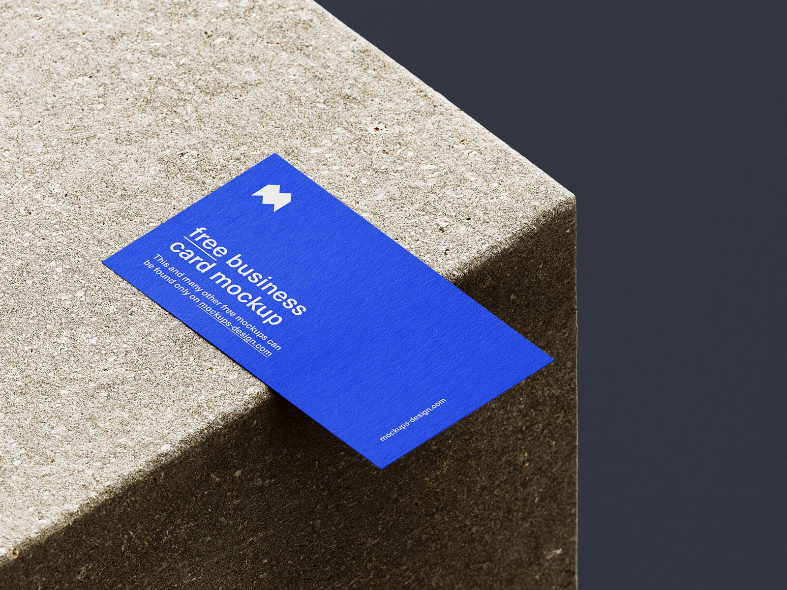 Free 3.5 x 2 Inches Business Card Mockup PSD Set