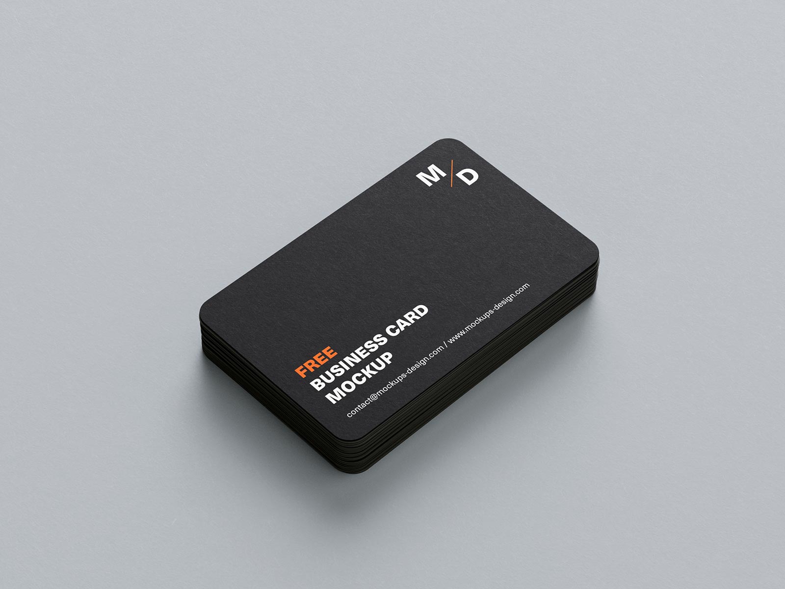 Free_Rounded_Corner-Business_Card_Mockup_PSD