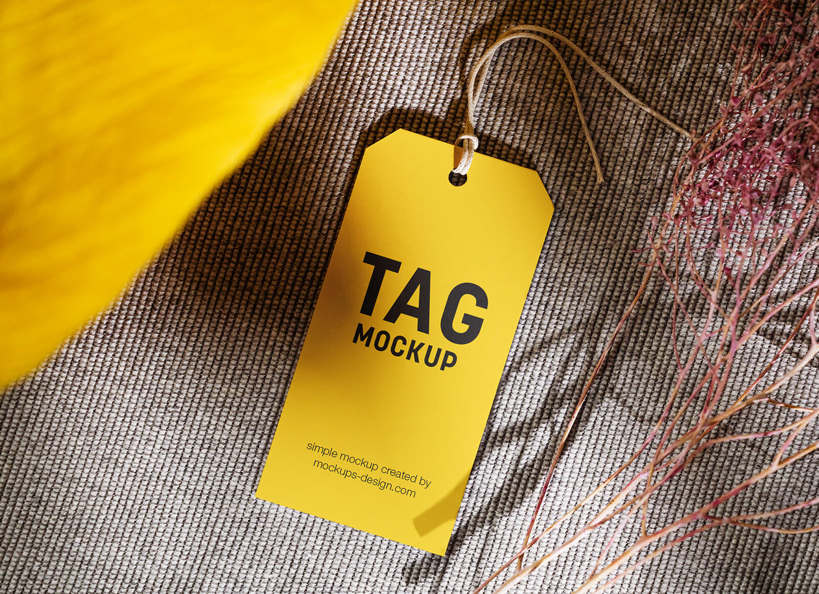 Free Label Hang Tag Mockup PSD