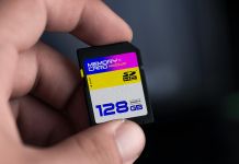 Free-Handholding-SD-Card-Mockup-PSD