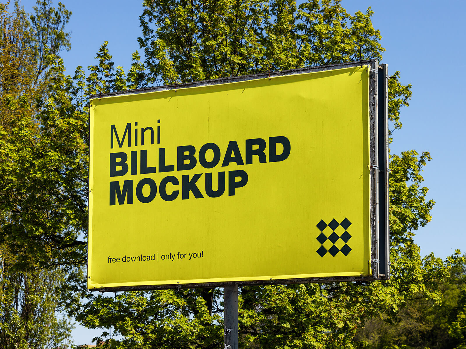 Free Outdoor Mini Billboard Mockup PSD