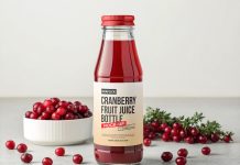 Free Cranberry Fruit Juice Bottle Mockup PSD