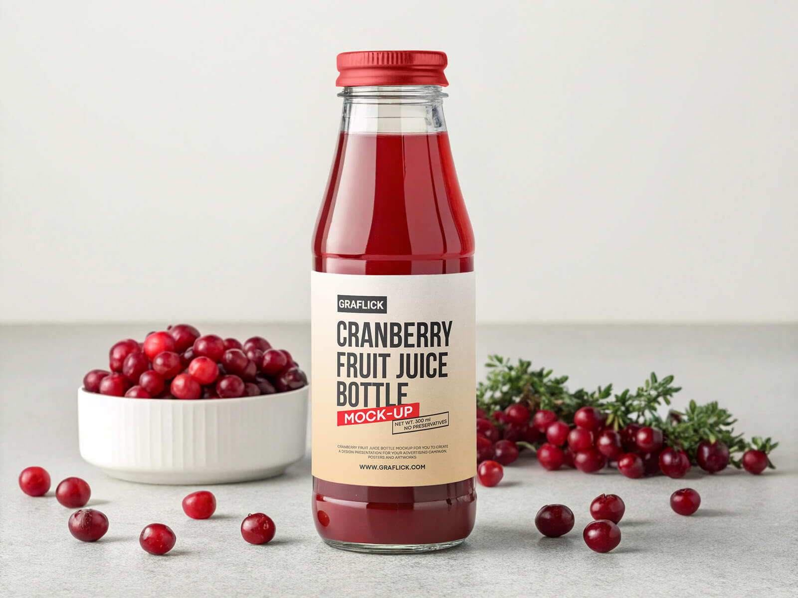 Free Cranberry Fruit Juice Bottle Mockup PSD
