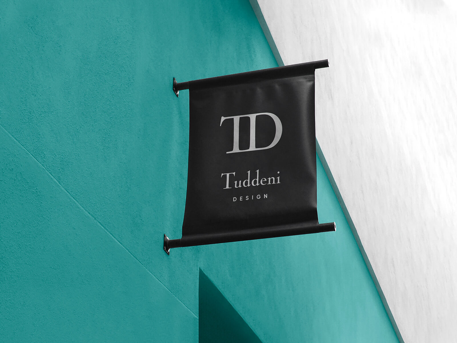 Free Mounted Small Flag Sign Mockup PSD 