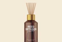 Free Oil Reed Diffuser Bottle Mockup PSD