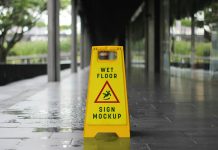 Free Slippery / Wet Floor Display Sign Mockup PSD
