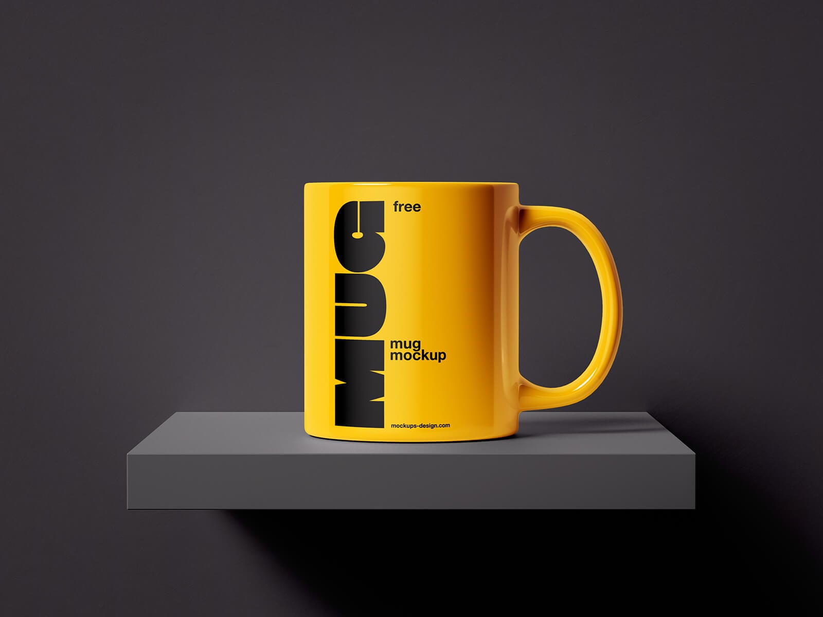 Free Mug On The Shelf Mockup PSD