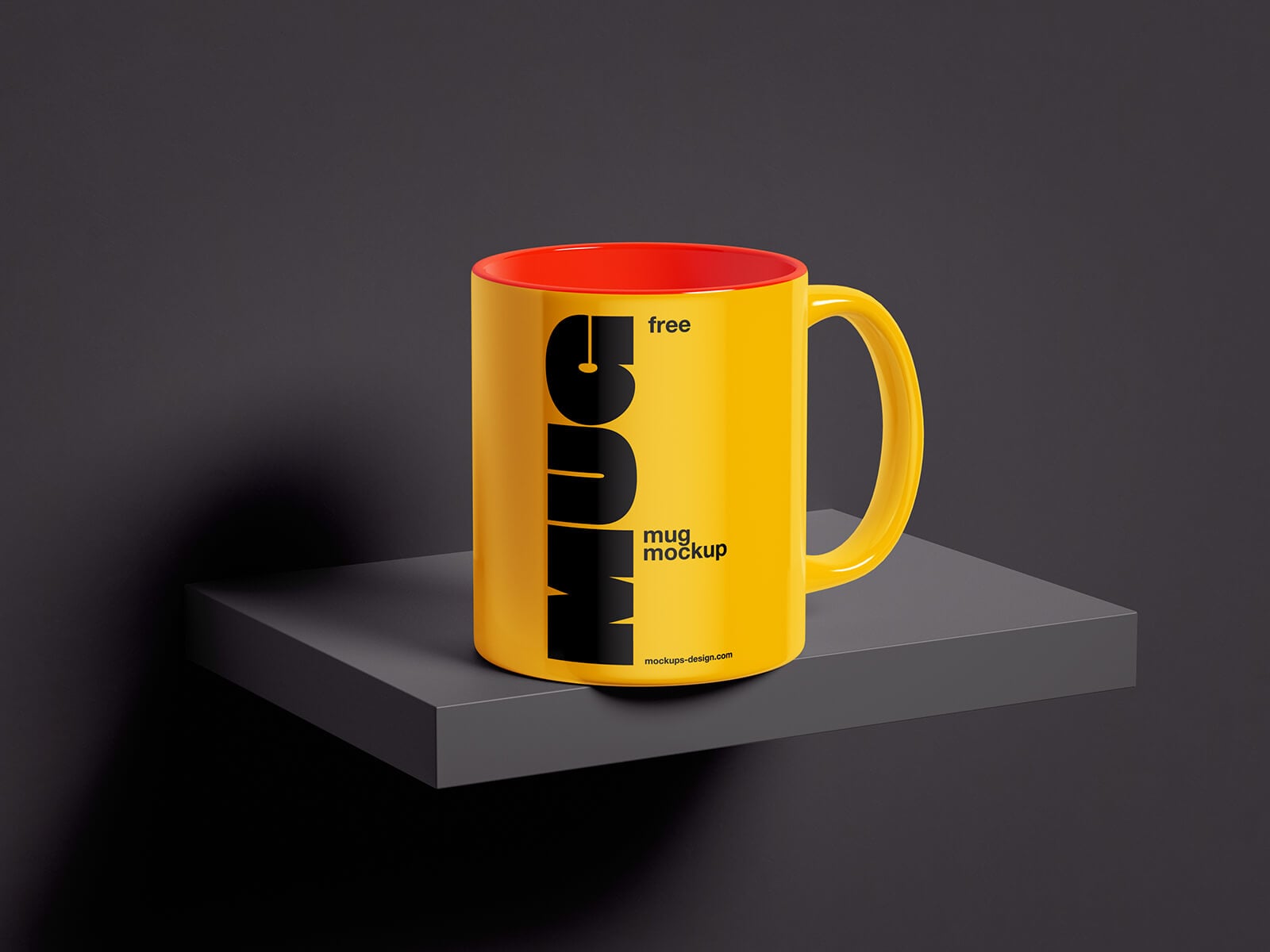 Free Mug On The Shelf Mockup PSD