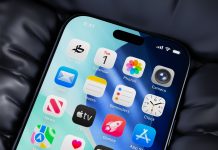 Free iOS 26 App Screen Mockup PSD