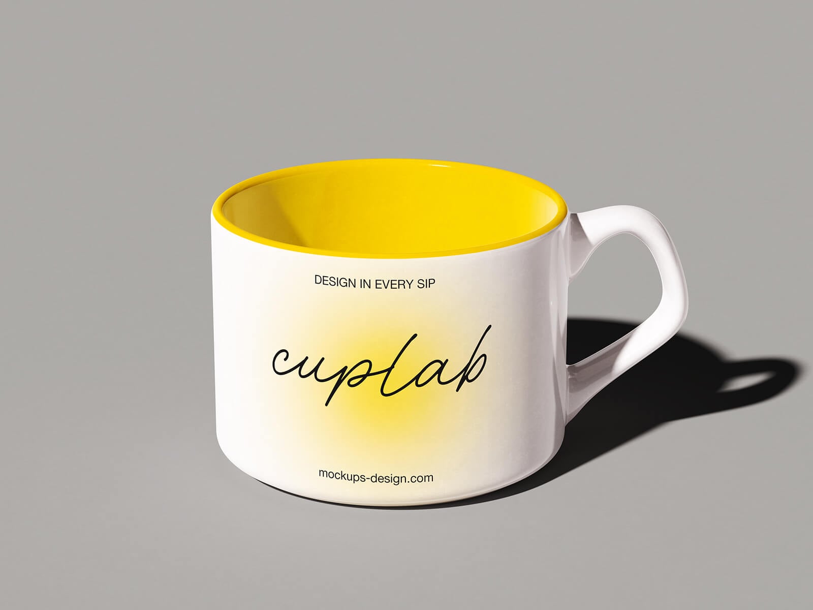 Free Porcelain Latte Cup / Café Mug Mockup PSD