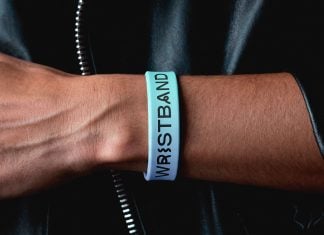 Free Close-up Rubber Wristband Mockup PSD